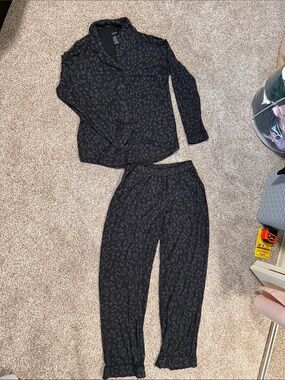 Women’s Black Leopard-Print Long Sleeve Pajama Set
